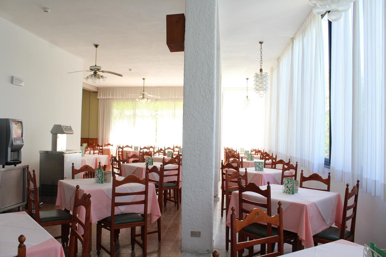 Hotel Sara Cesenatico Exterior foto